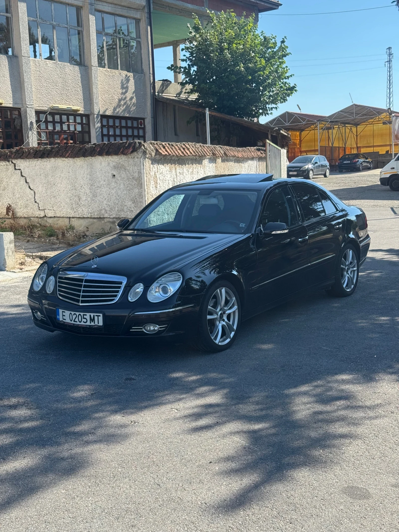 Mercedes-Benz E 220 Avangard, снимка 11 - Автомобили и джипове - 55063703