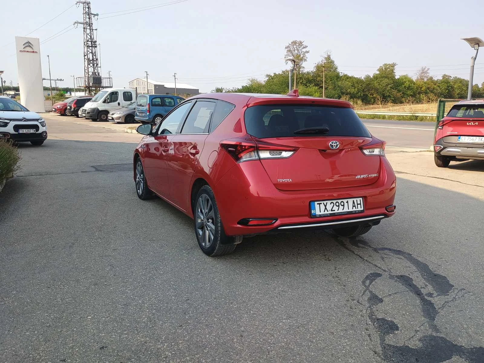 Toyota Auris Hybrid - изображение 6