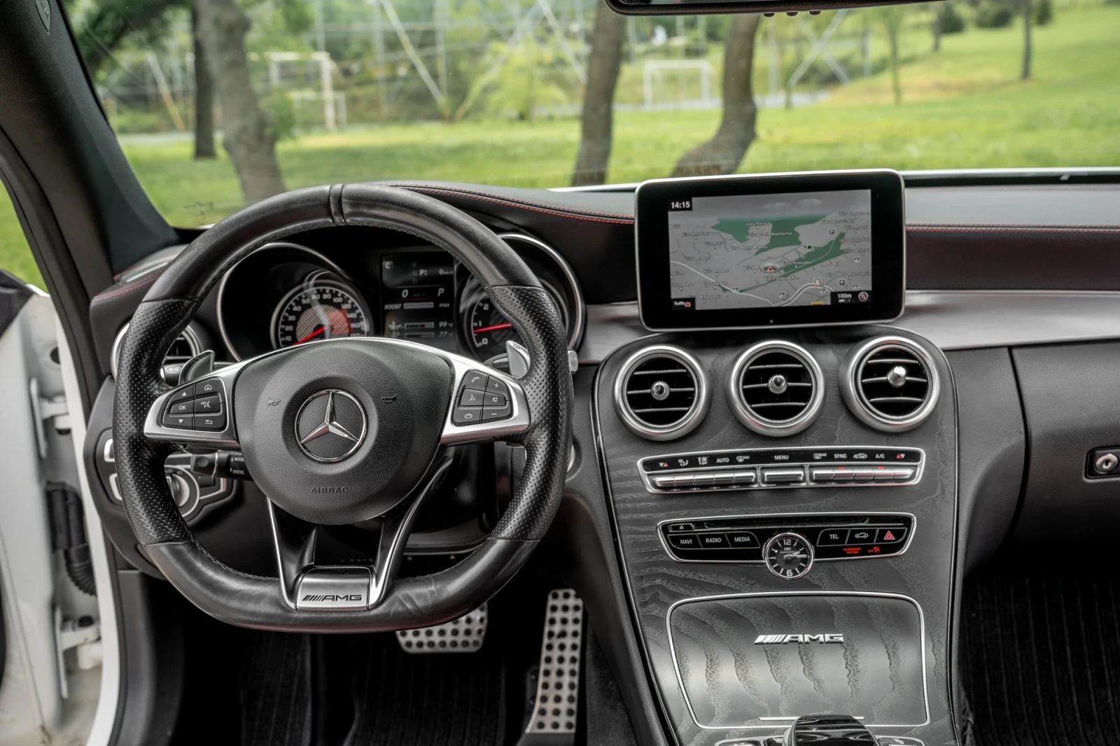 Mercedes-Benz C 63 AMG  - изображение 10