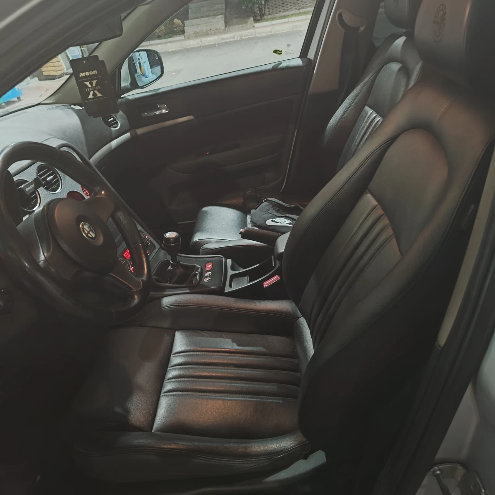 Alfa Romeo 159 JTDM  - изображение 6