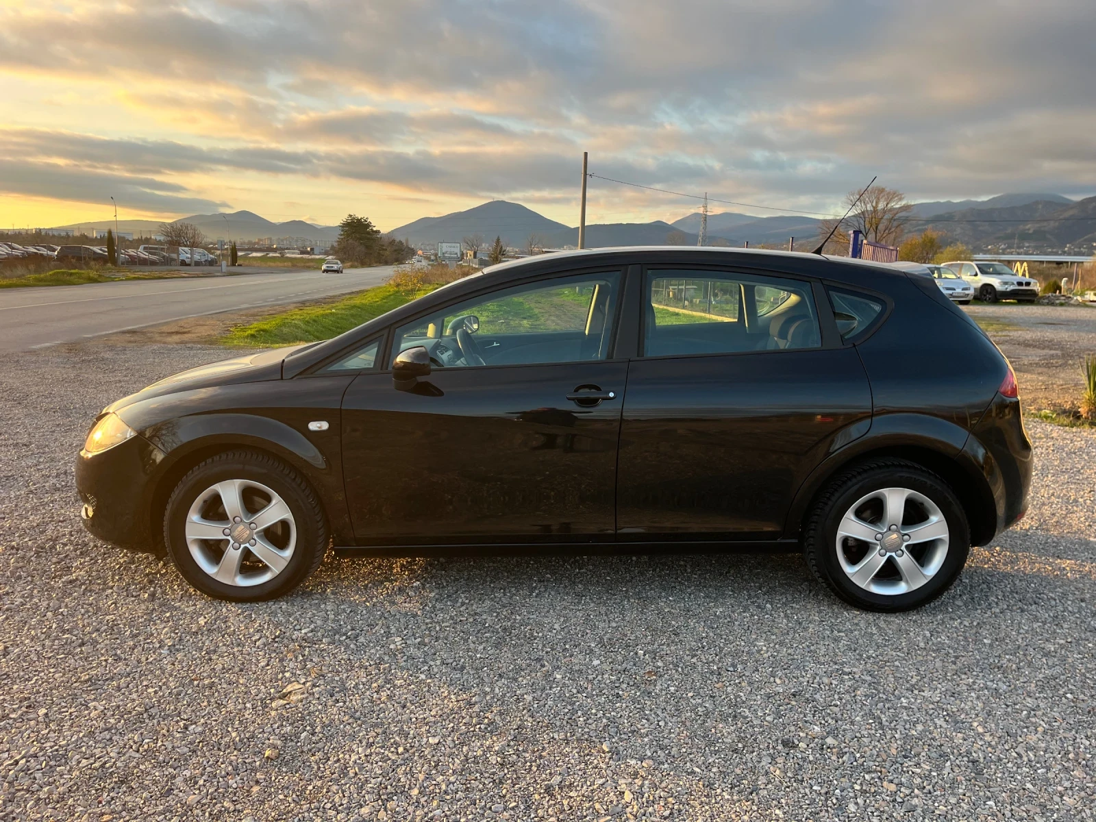 Seat Leon 1.9/КАТО НОВА - изображение 7