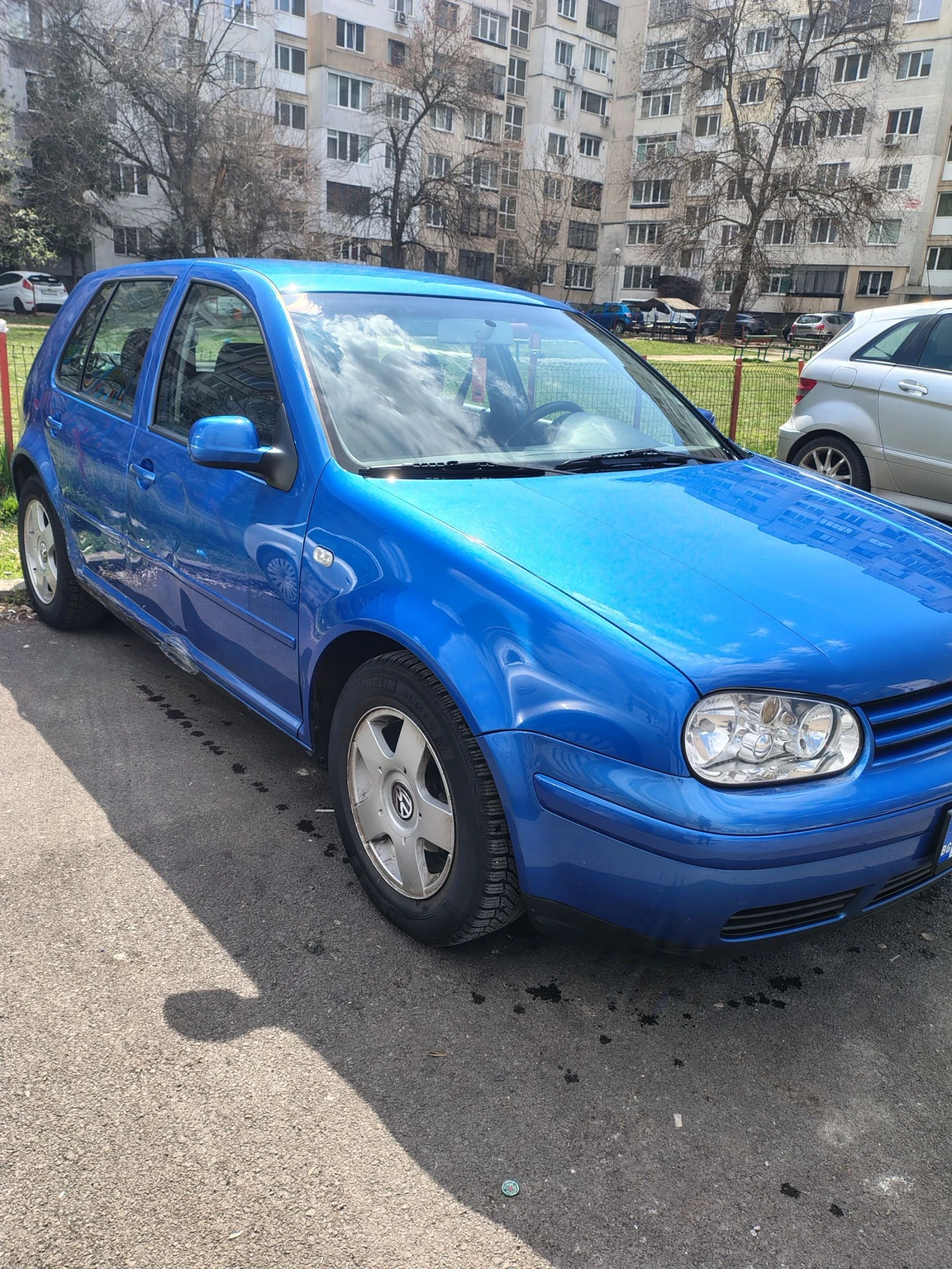 VW Golf 1.4 бензин климатроник , снимка 3 - Автомобили и джипове - 53972620