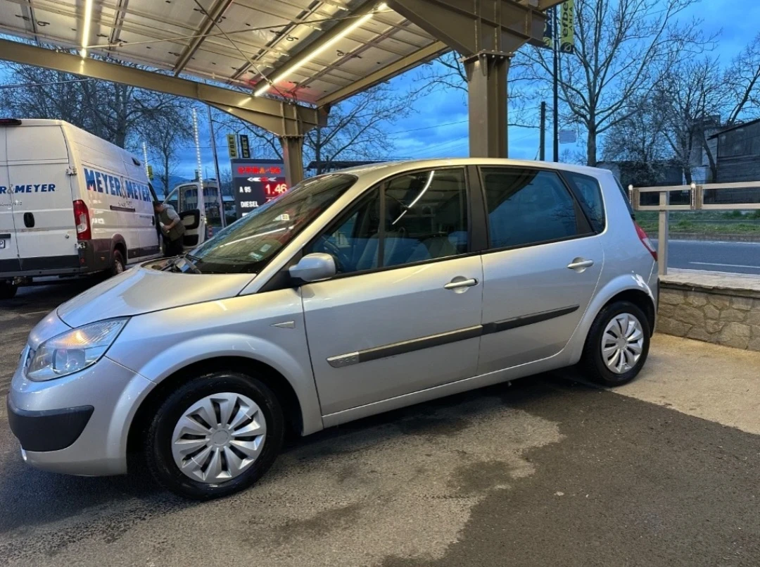 Renault Scenic 1.5 dci, снимка 2 - Автомобили и джипове - 54175062