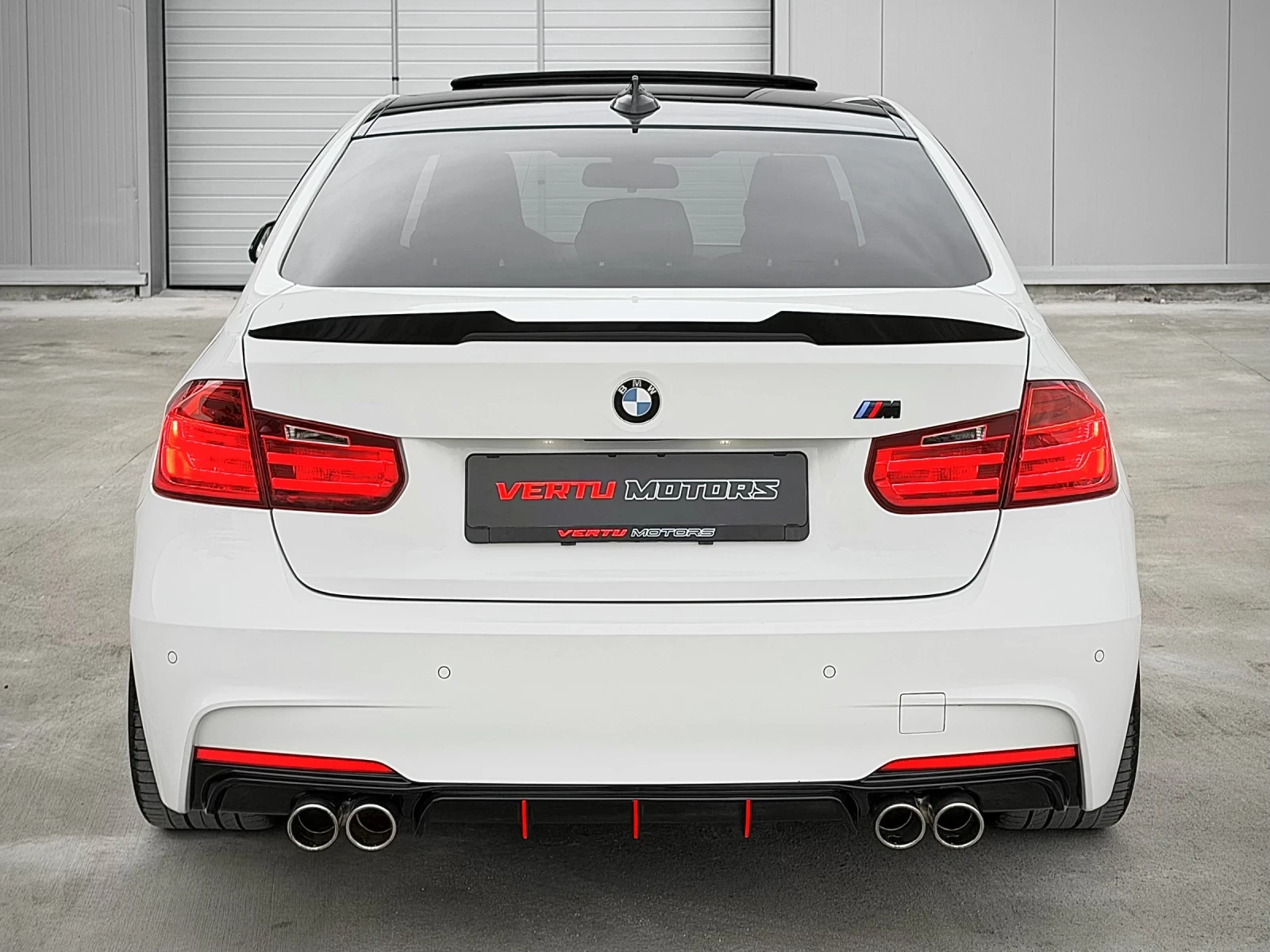 BMW 330 D/ M PERFORMANCE/ 8ZF SAT/ HeadUP/ SPORT+ / F1, снимка 5 - Автомобили и джипове - 54793913