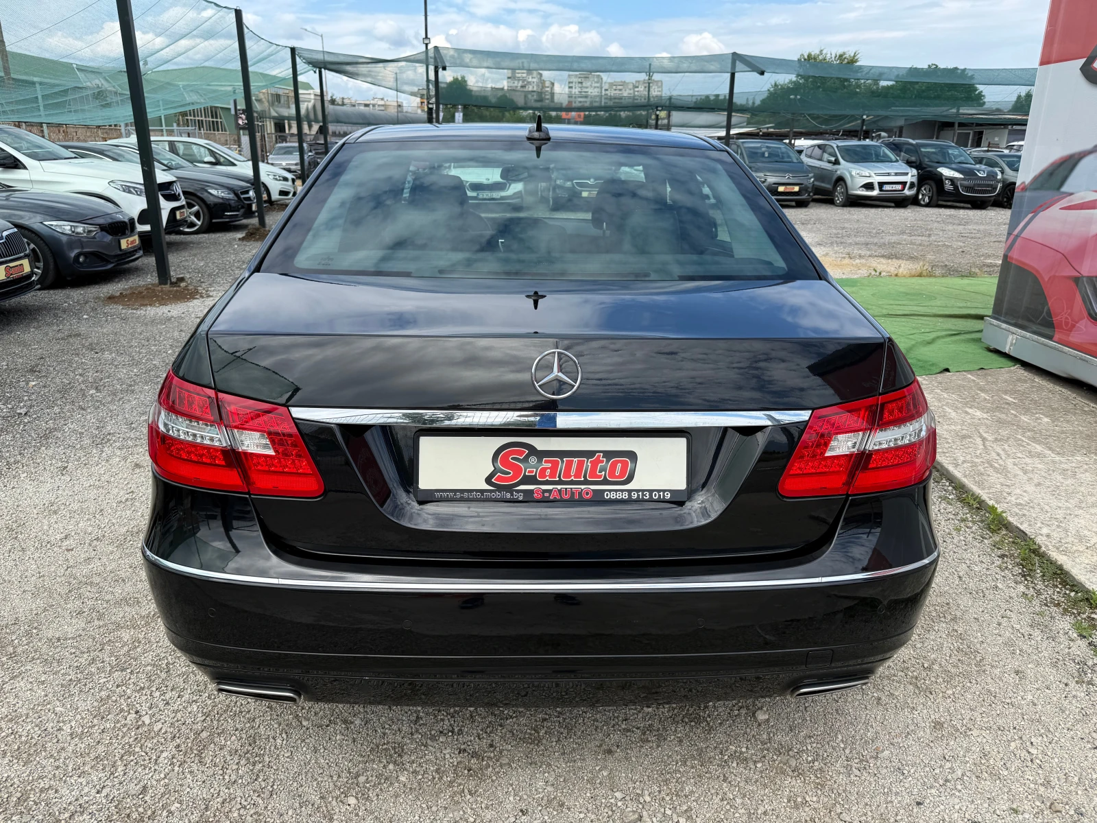 Mercedes-Benz E 250 4MATIC AVANTGARDE* NAVI* КОЖА* ПОДГРЕВ* ШВЕЙЦАРИЯ, снимка 6 - Автомобили и джипове - 55141395