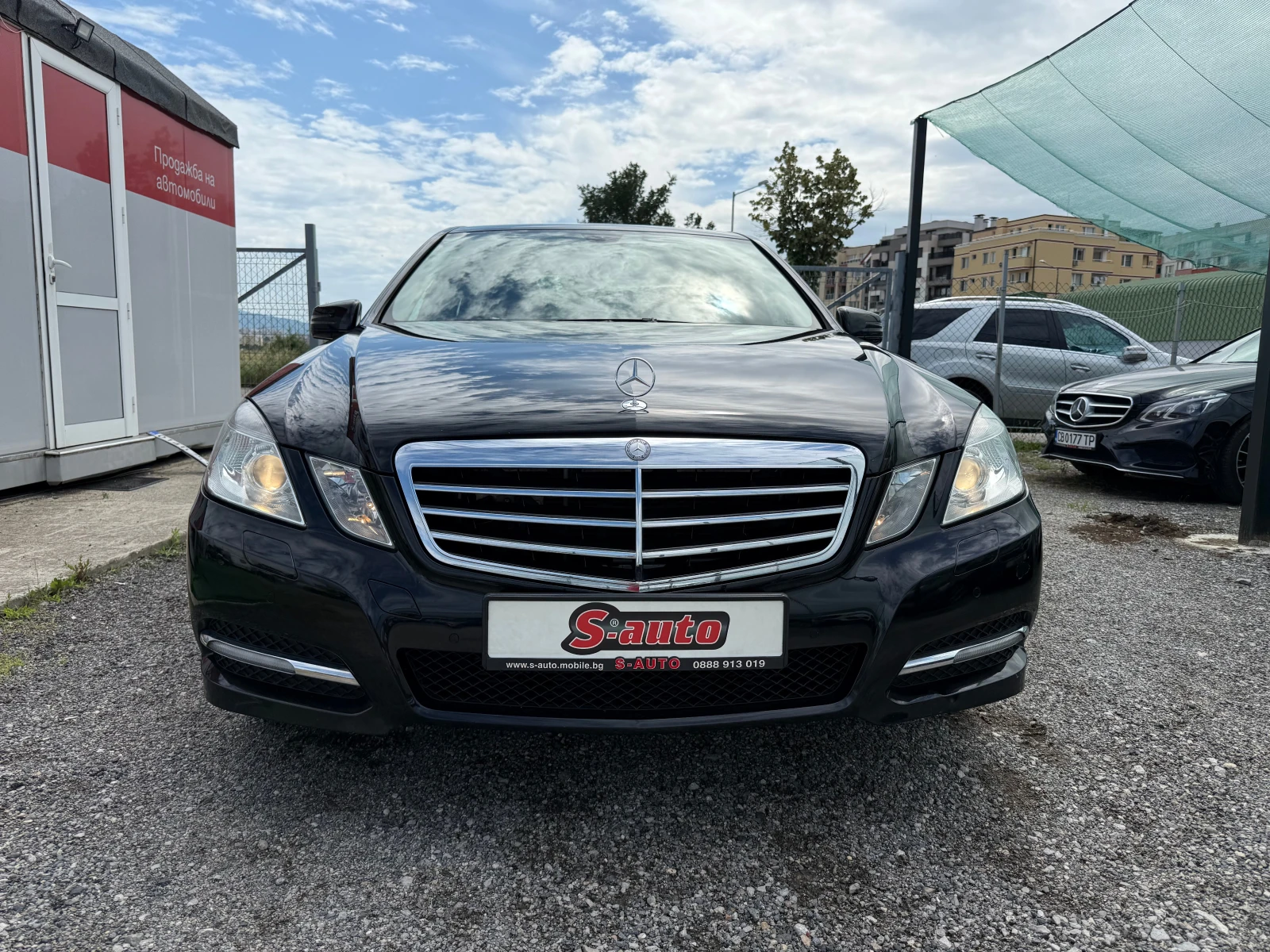 Mercedes-Benz E 250 4MATIC AVANTGARDE* NAVI* КОЖА* ПОДГРЕВ* ШВЕЙЦАРИЯ, снимка 3 - Автомобили и джипове - 55141395