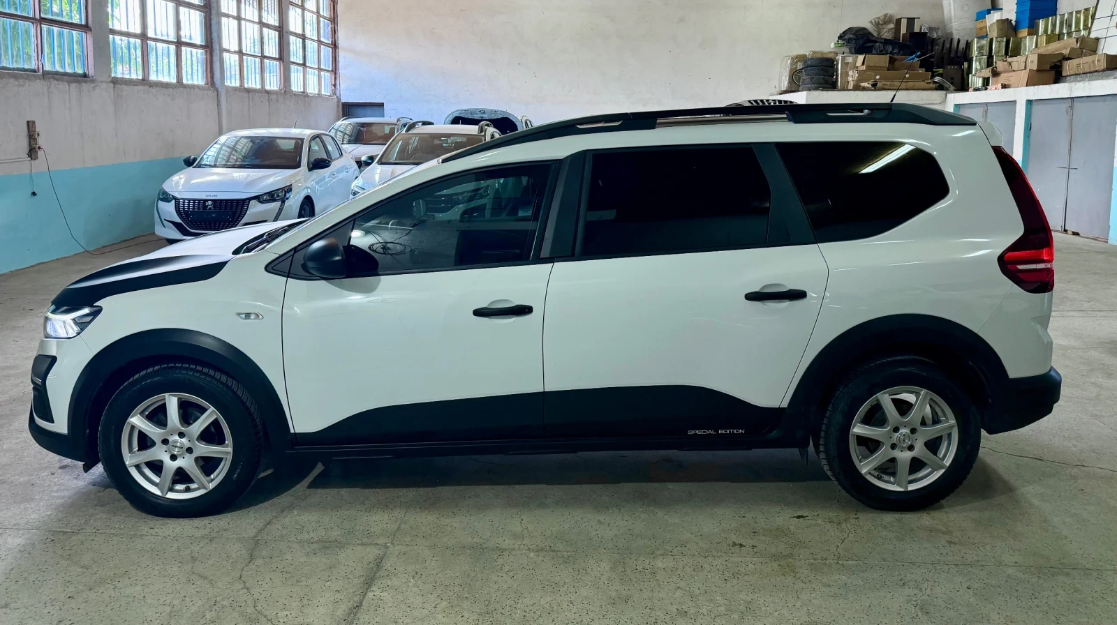 Dacia Jogger TCe* ГАЗ* 2022г.* 81000км.Сервизна История, снимка 4 - Автомобили и джипове - 55396678