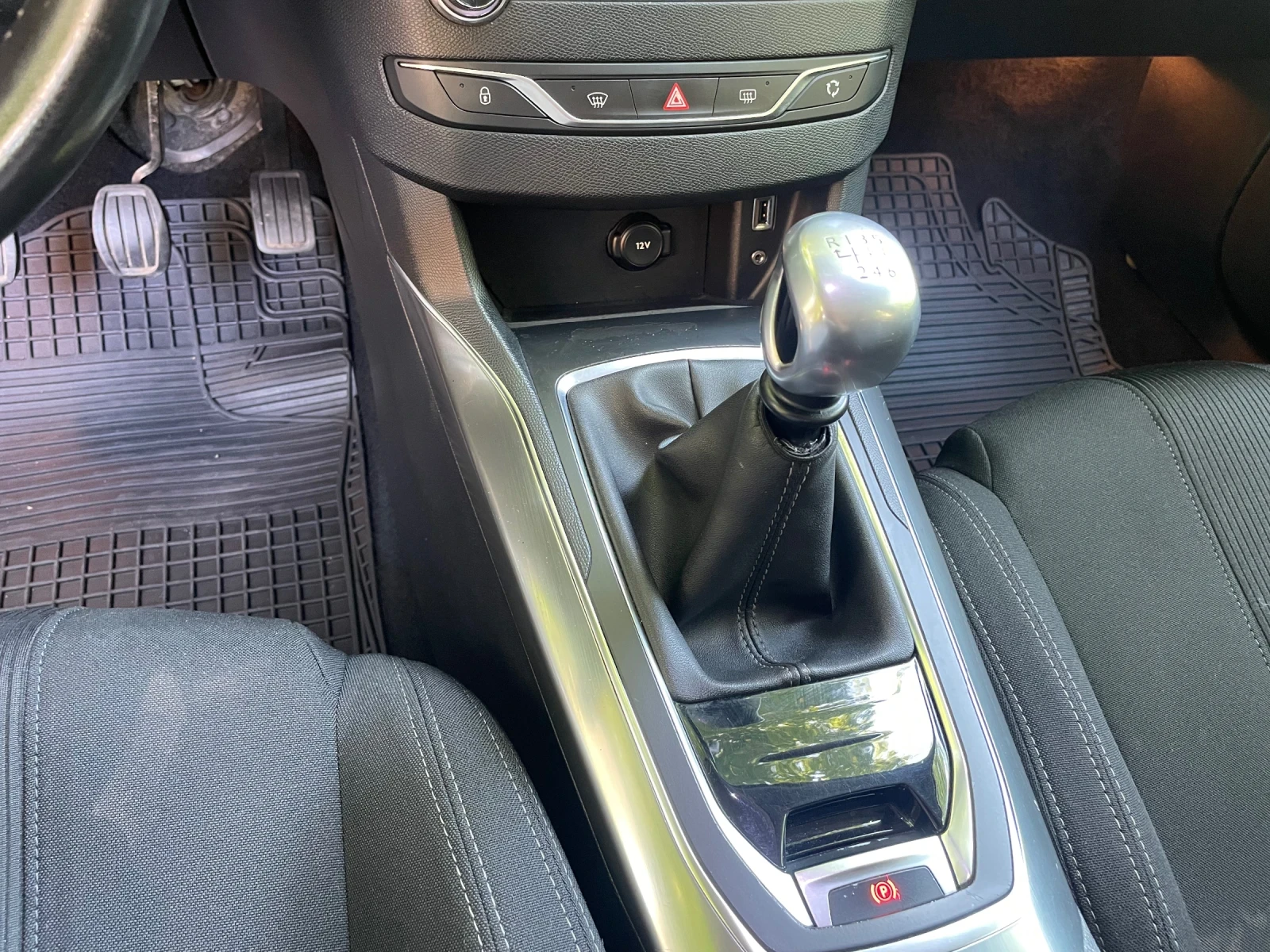 Peugeot 308, снимка 13 - Автомобили и джипове - 55619006