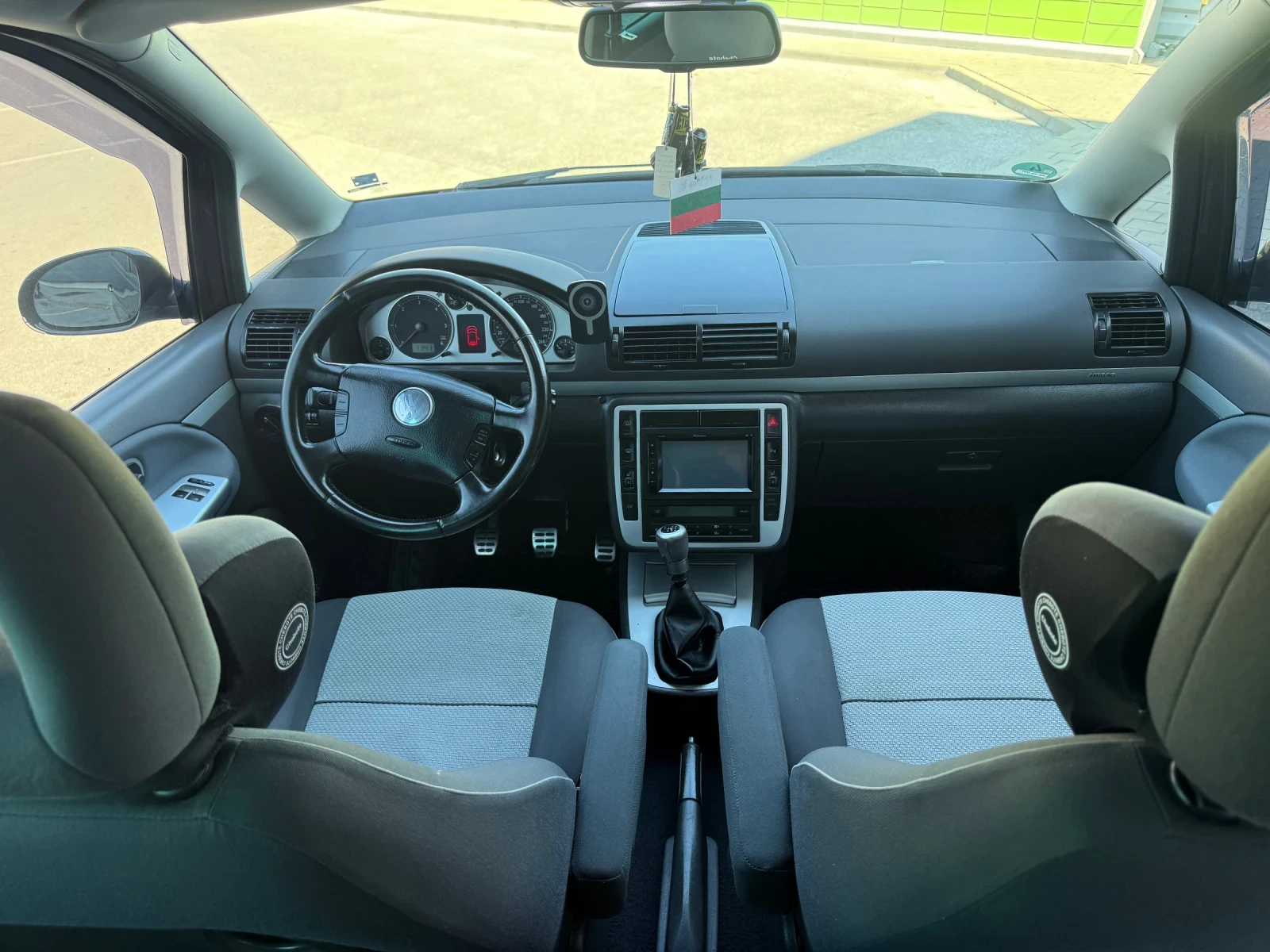VW Sharan Freestyle  Като нов , снимка 6 - Автомобили и джипове - 56253910