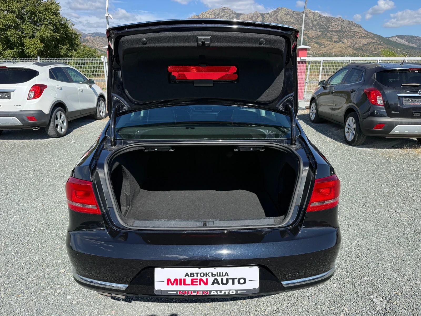 VW Passat (KATO НОВА), снимка 13 - Автомобили и джипове - 56272306