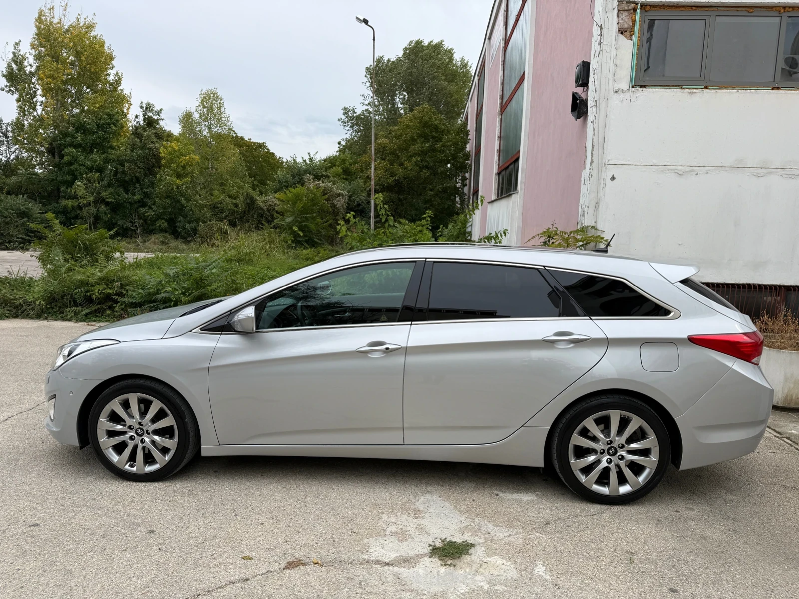 Hyundai I40 2.0i AUTOMATIC PREMIUM, снимка 2 - Автомобили и джипове - 56274554