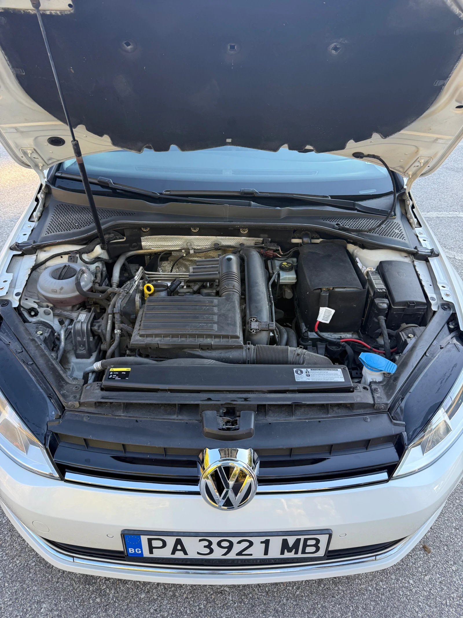 VW Golf 1.2 TSI, снимка 11 - Автомобили и джипове - 56376015