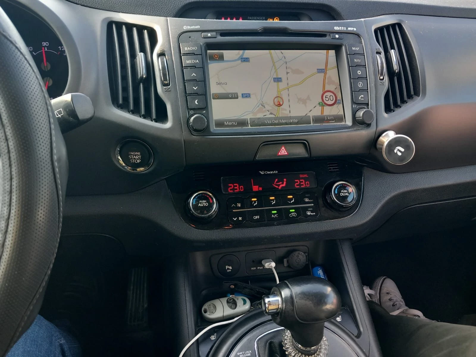 Kia Sportage 2.0 4x4 KOJA NAVI XENON PODGREV FULL TOP - изображение 2