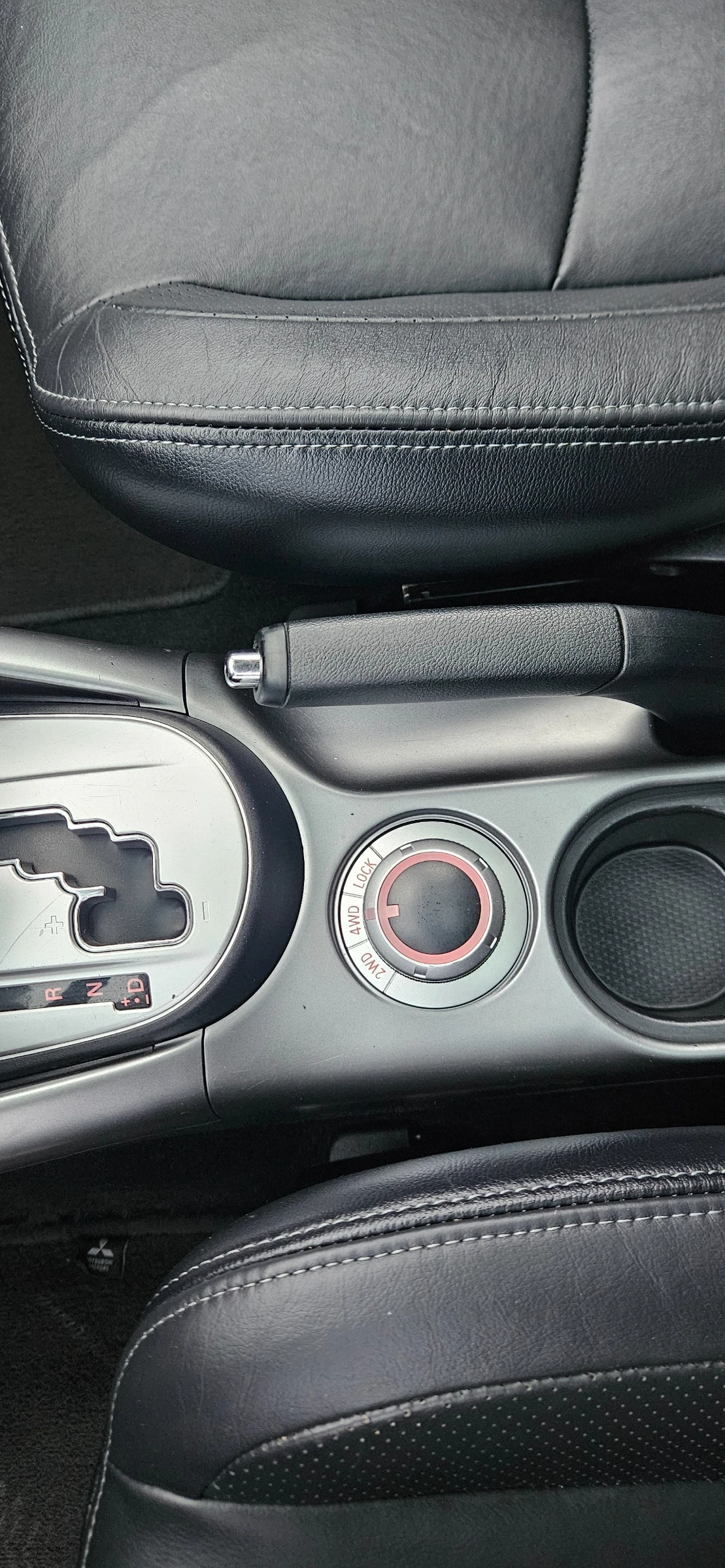 Mitsubishi Outlander 2.4i SWISS 6+ 1 | Mobile.bg � ����������� 12