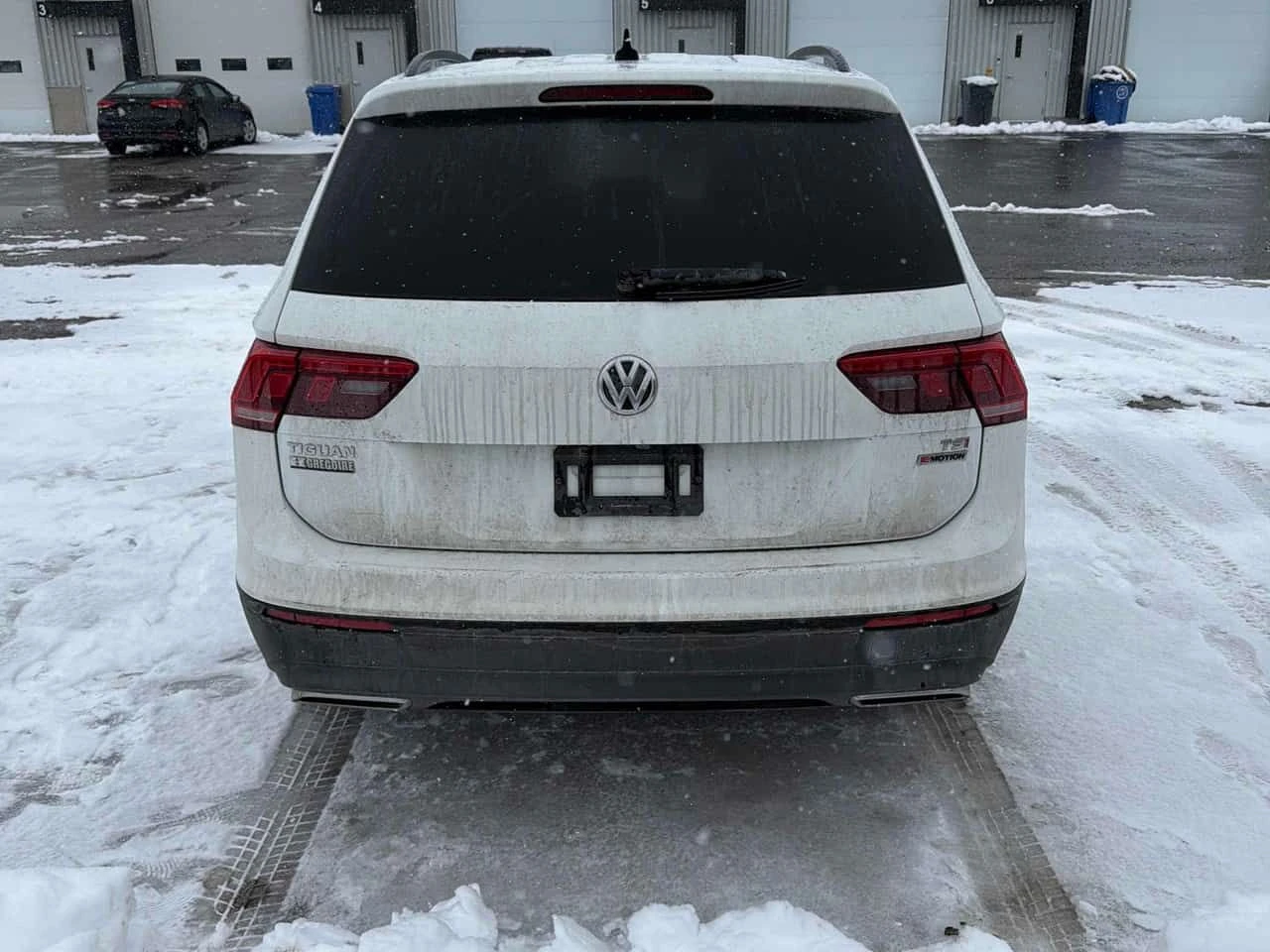 VW Tiguan * KEYLESS ENTRY* * ШИБЕДАХ* * ПОДГРЕВИ* , снимка 4 - Автомобили и джипове - 53849311
