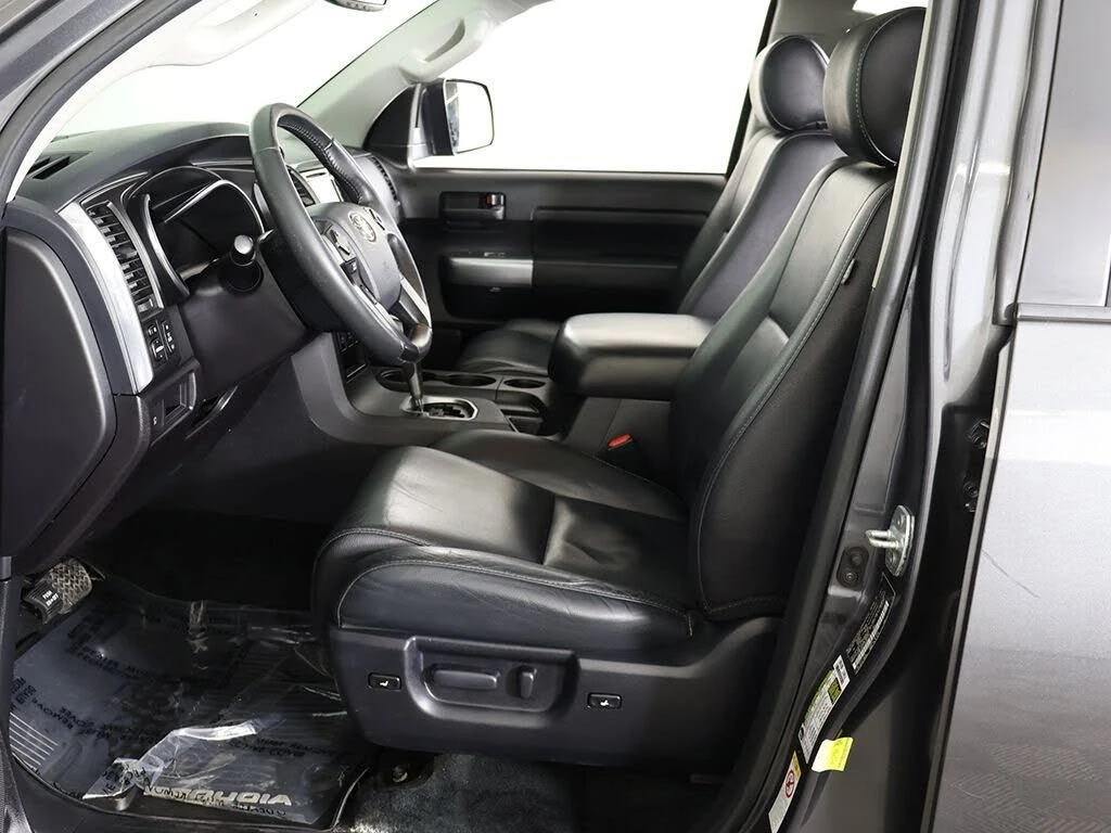 Toyota Sequoia TRD SPORT * * 4WD* * СЕРВИЗНА ИСТОРИЯ * * , снимка 8 - Автомобили и джипове - 54034581