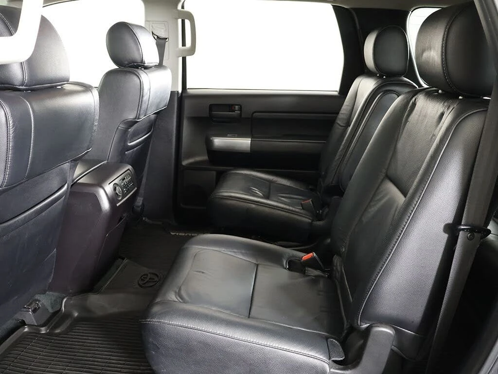 Toyota Sequoia TRD SPORT * * 4WD* * СЕРВИЗНА ИСТОРИЯ * * , снимка 13 - Автомобили и джипове - 54034581