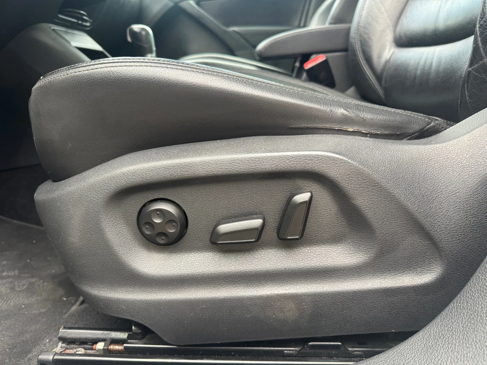 VW Tiguan 2.0TDI DSG , снимка 10 - Автомобили и джипове - 56073405