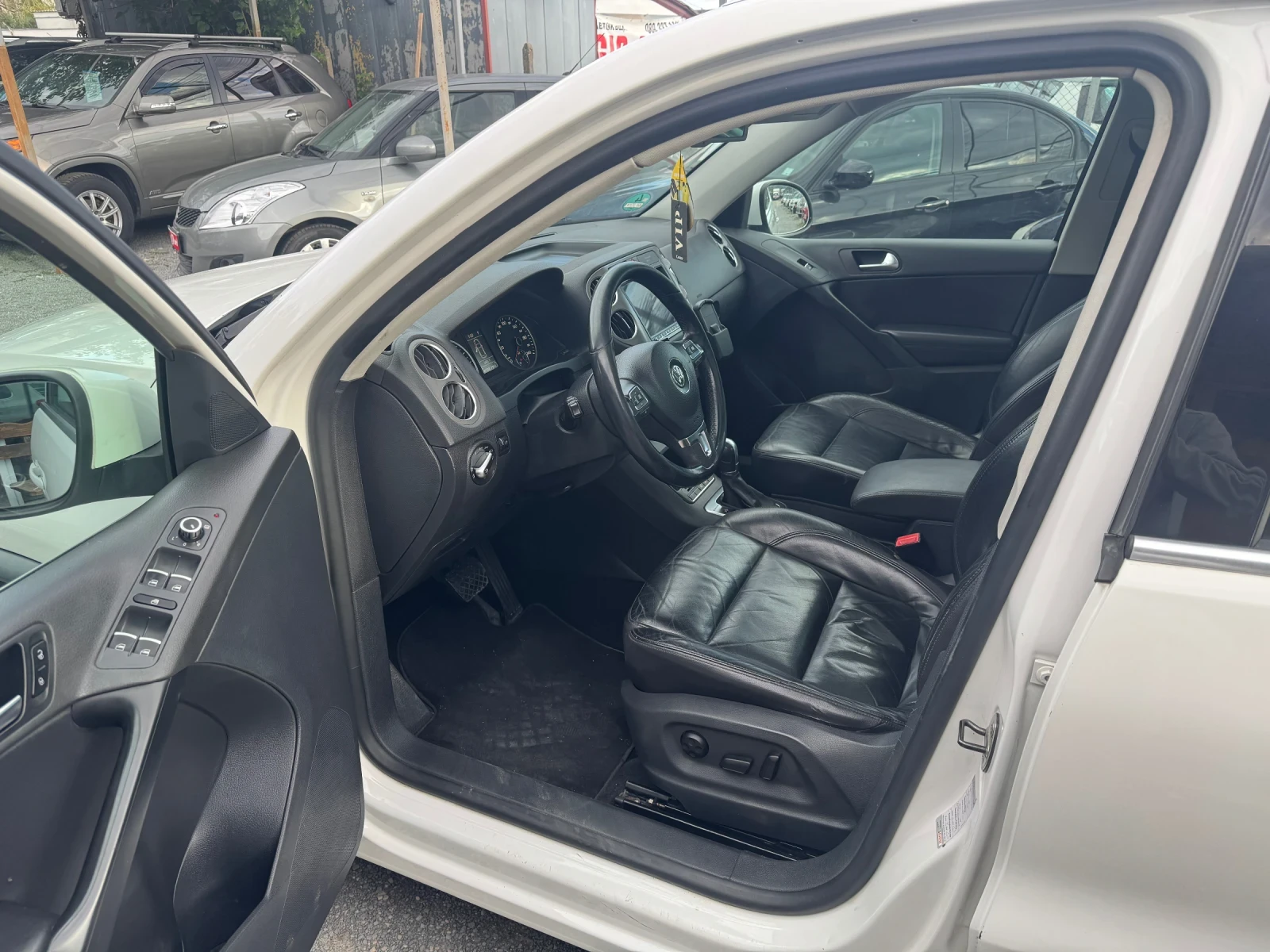 VW Tiguan 2.0TDI DSG , снимка 9 - Автомобили и джипове - 56073405
