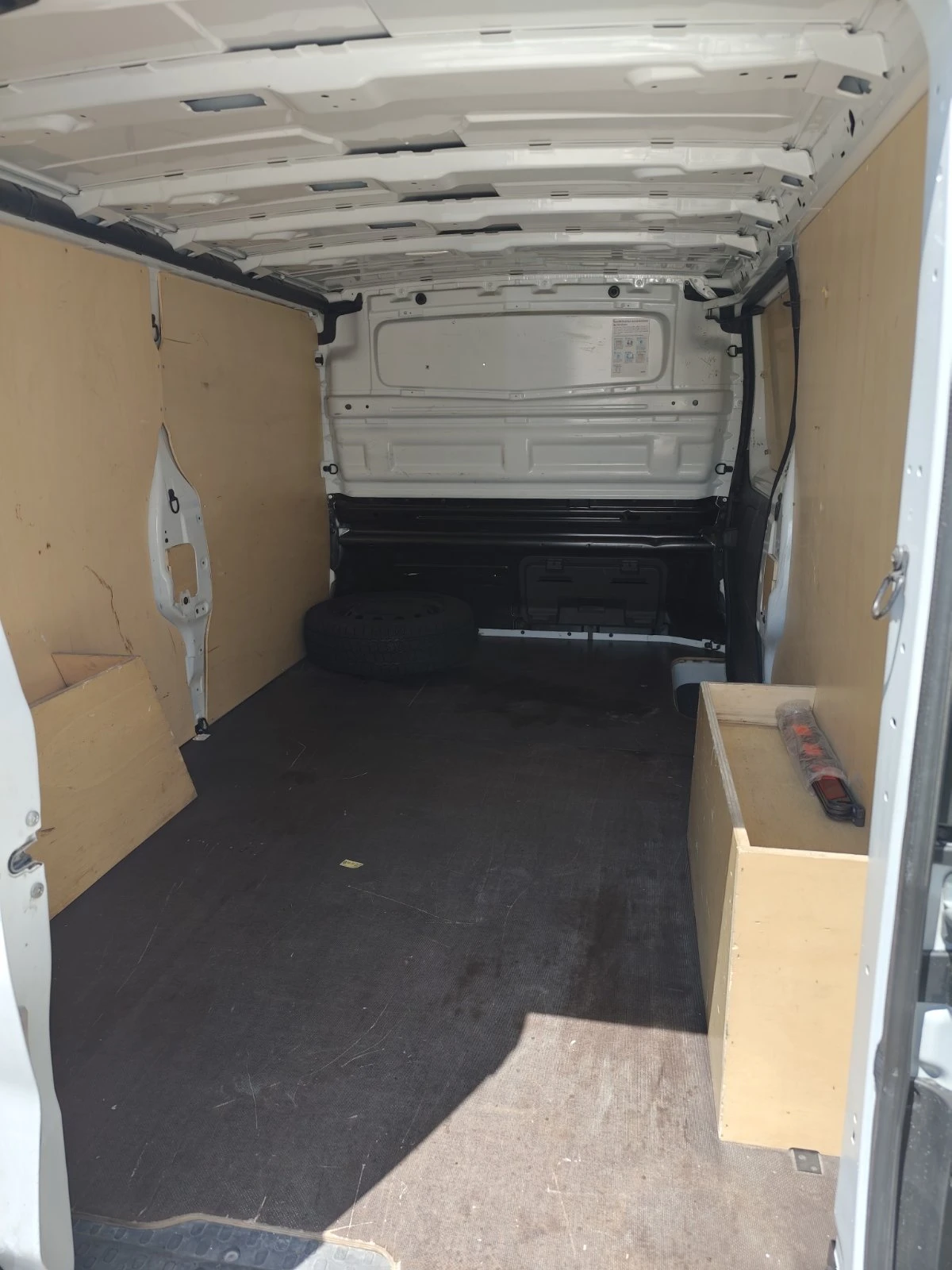 Renault Trafic FACELIFT L2H1, снимка 16 - Бусове и автобуси - 51126871