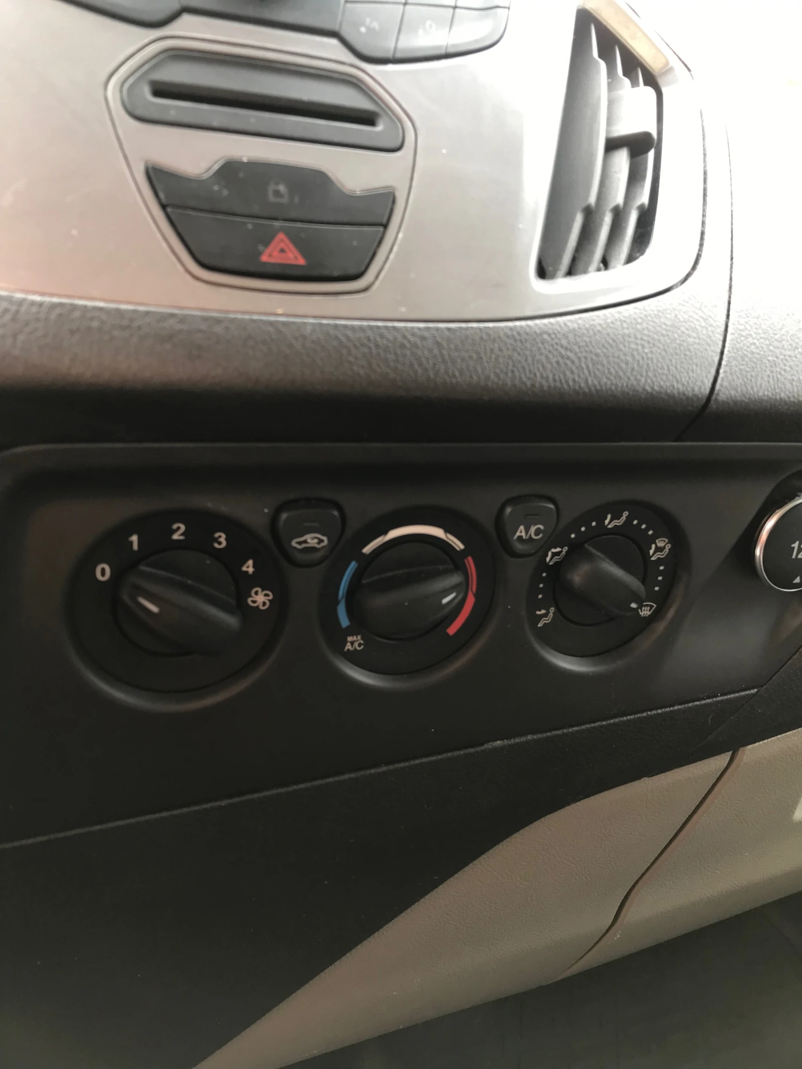 Ford Transit Custom 6 МЕСТЕН, МАКСИ БАЗА - изображение 10