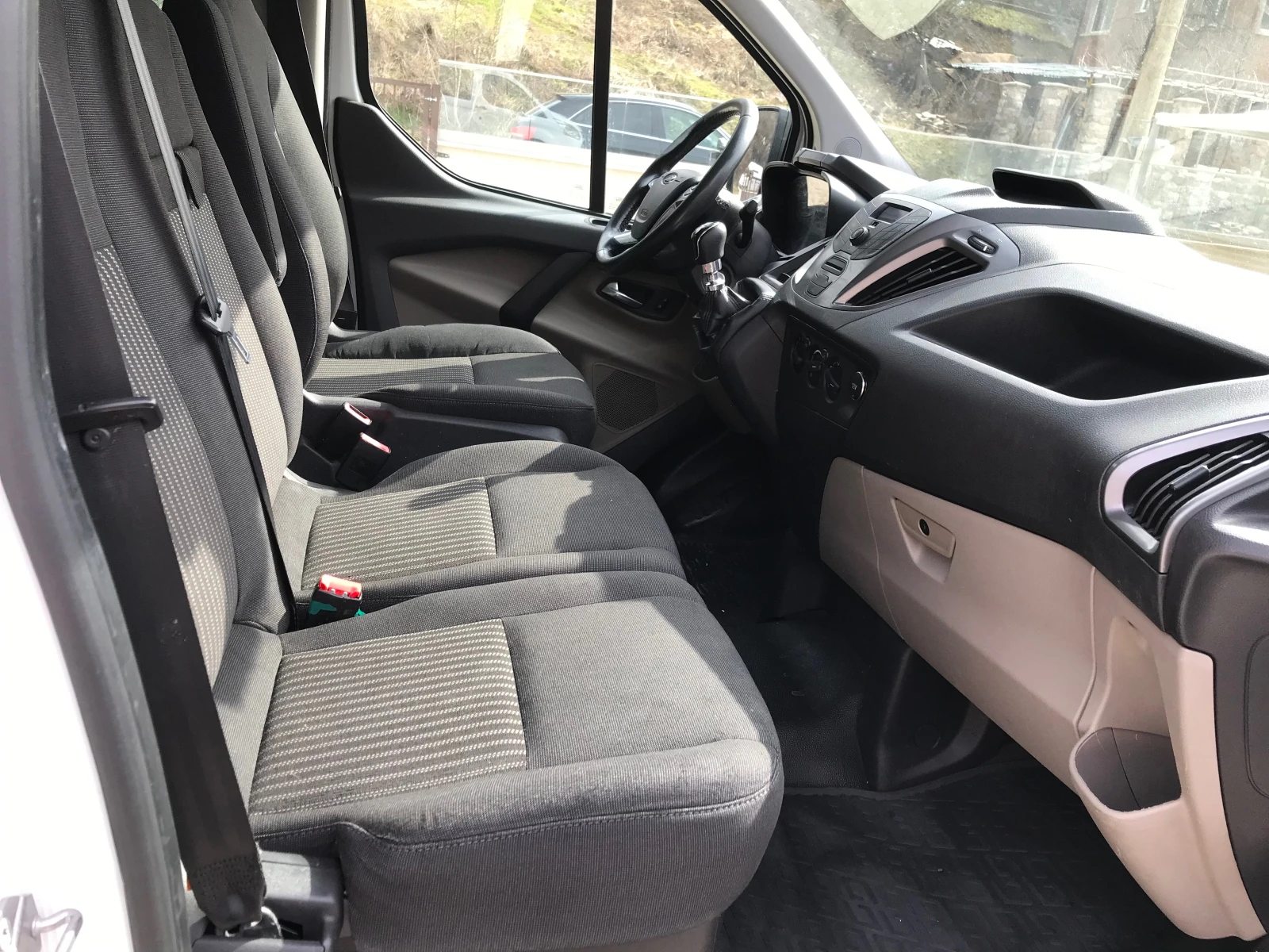 Ford Transit Custom 6 МЕСТЕН, МАКСИ БАЗА, снимка 13 - Бусове и автобуси - 53761515