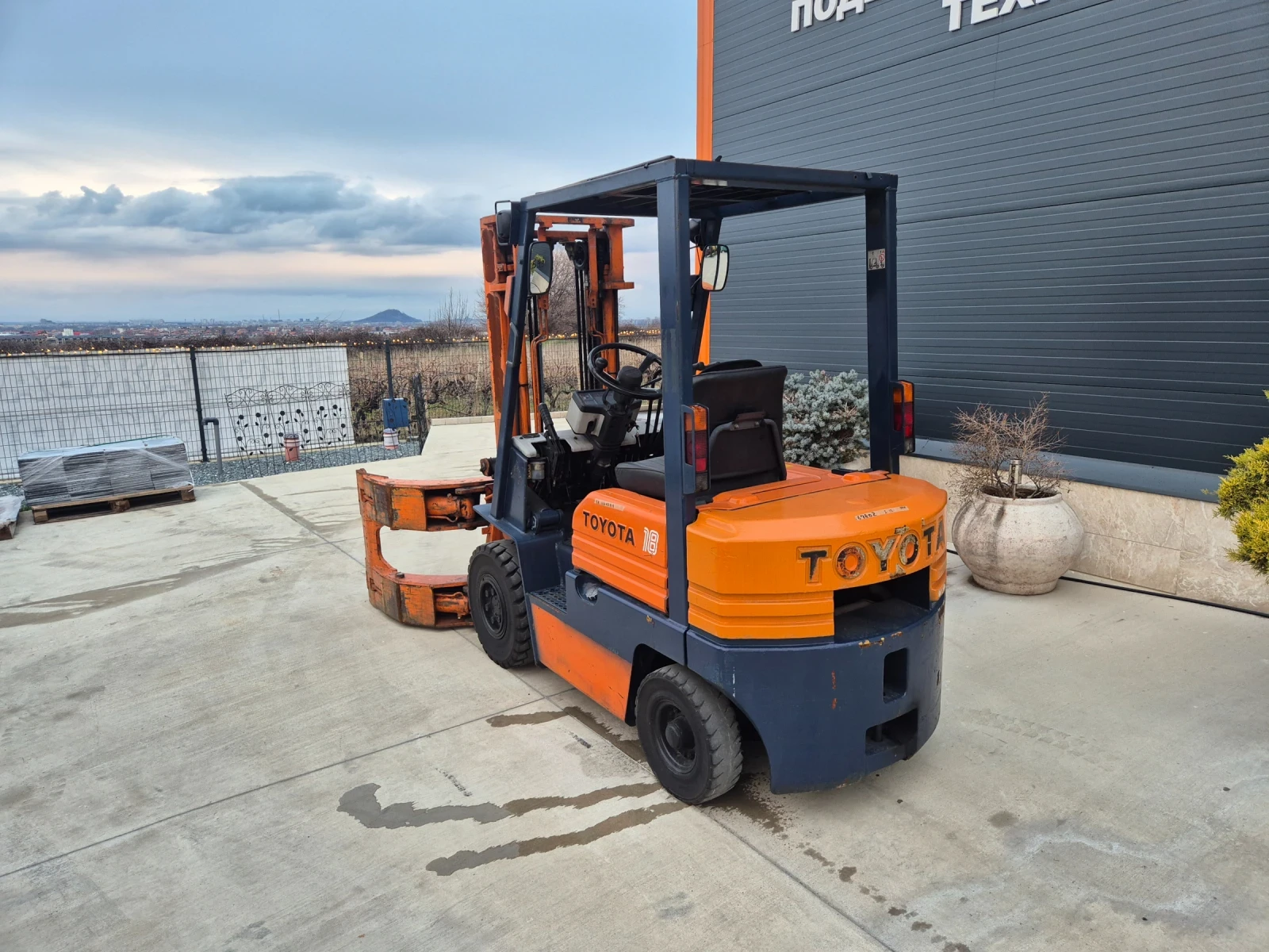 ������� Toyota 1.8 ���� / ������� + ����� / ���������� ��� ! | Mobile.bg � ����������� 3