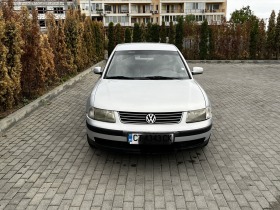 VW Passat, снимка 1 - Автомобили и джипове - 43095740