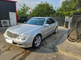 Mercedes-Benz E 500 4 MATIC, ГАЗ/Бензин, 2 комплекта джанти, снимка 1