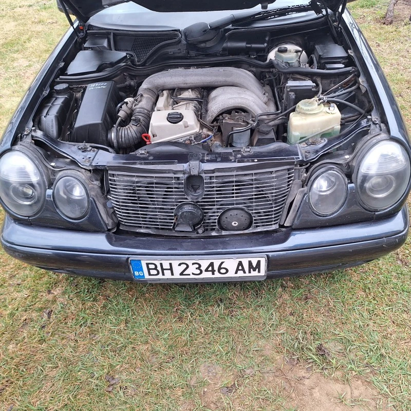 Mercedes-Benz E 300, снимка 8 - Автомобили и джипове - 47033189