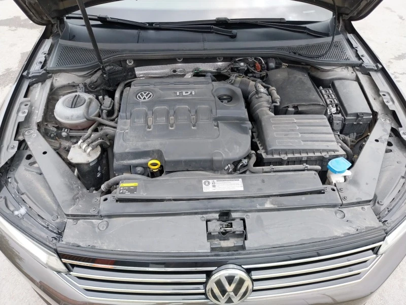 VW Passat, снимка 5 - Автомобили и джипове - 46910695