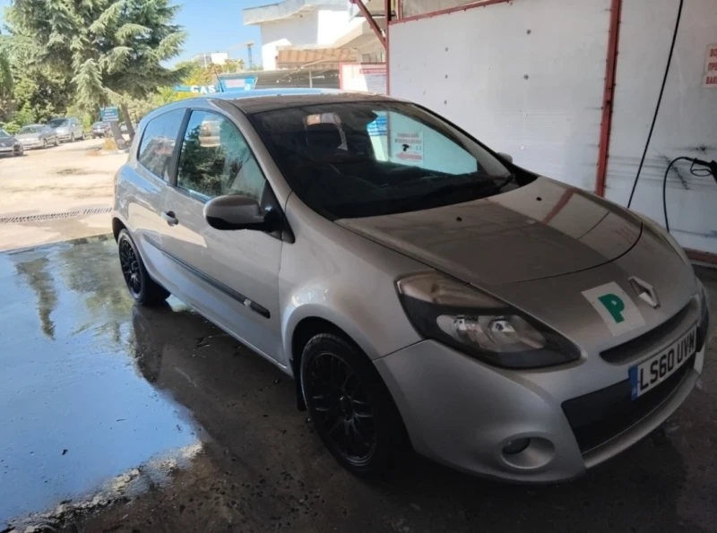 Renault Clio, снимка 1 - Автомобили и джипове - 47592012