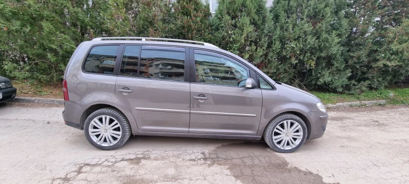 VW Touran, снимка 3 - Автомобили и джипове - 48131484