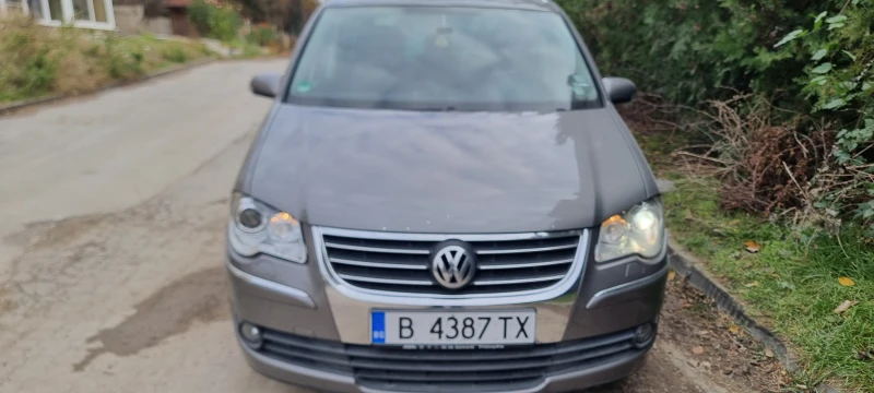 VW Touran, снимка 1 - Автомобили и джипове - 48131484