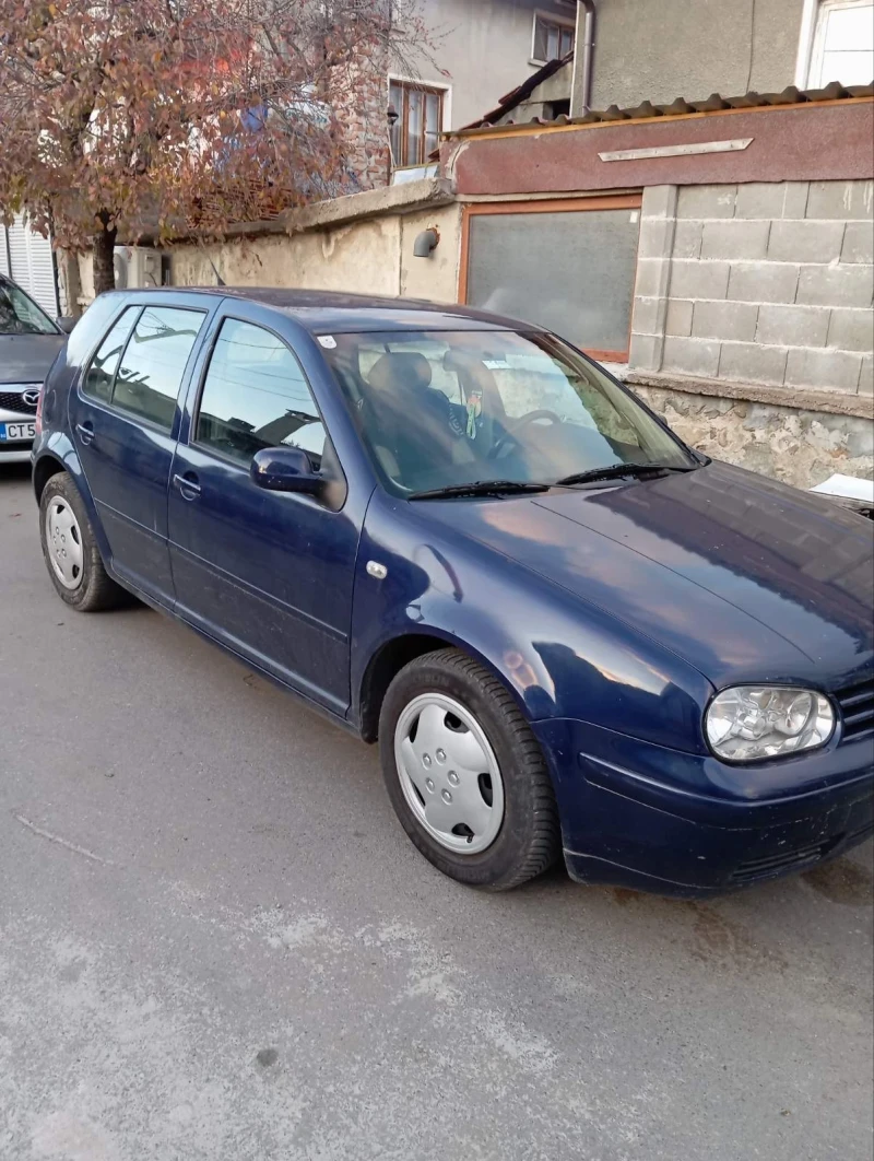 VW Golf, снимка 1 - Автомобили и джипове - 48559351