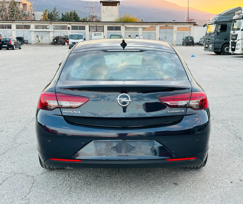 Opel Insignia 1.6 CDTI, снимка 7 - Автомобили и джипове - 52473365