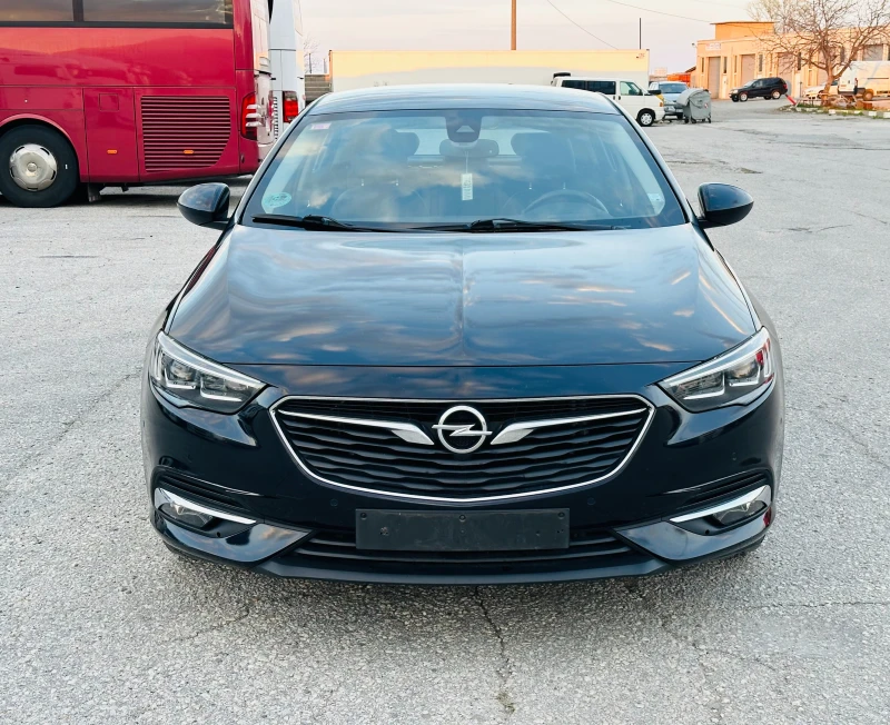 Opel Insignia 1.6 CDTI, снимка 3 - Автомобили и джипове - 52473365