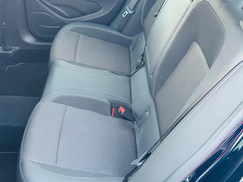 Opel Insignia 1.6 CDTI, снимка 10 - Автомобили и джипове - 52473365