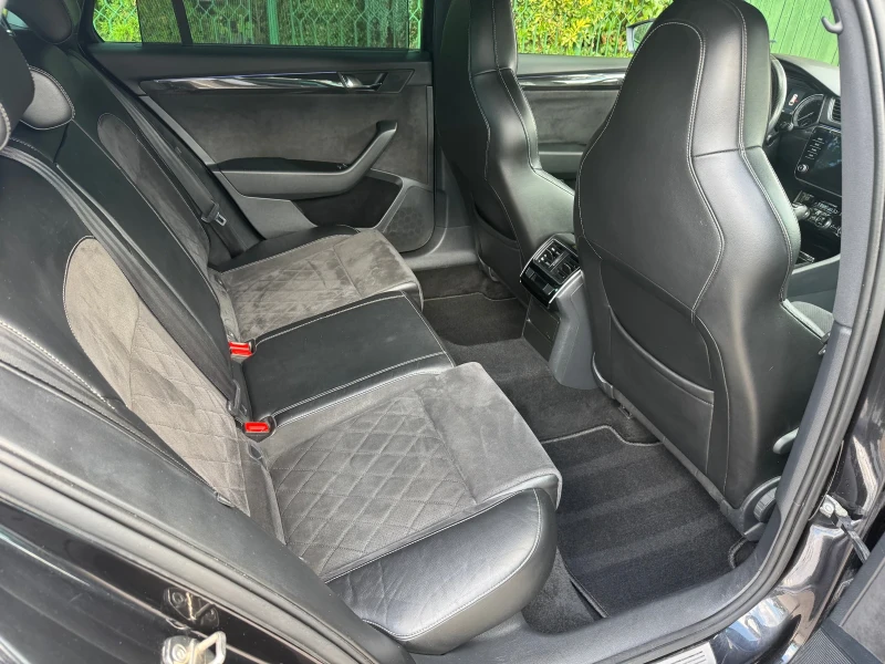 Skoda Superb 2.0T 4x4 280кс. SportLine, снимка 11 - Автомобили и джипове - 52043352