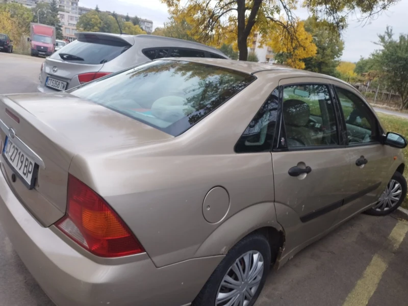 Ford Focus 1.8i, снимка 4 - Автомобили и джипове - 52044389