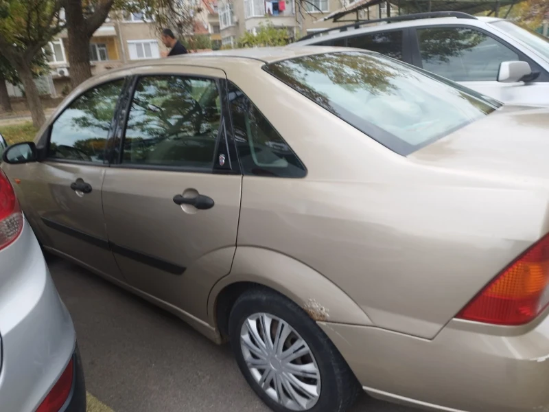Ford Focus 1.8i, снимка 5 - Автомобили и джипове - 52044389