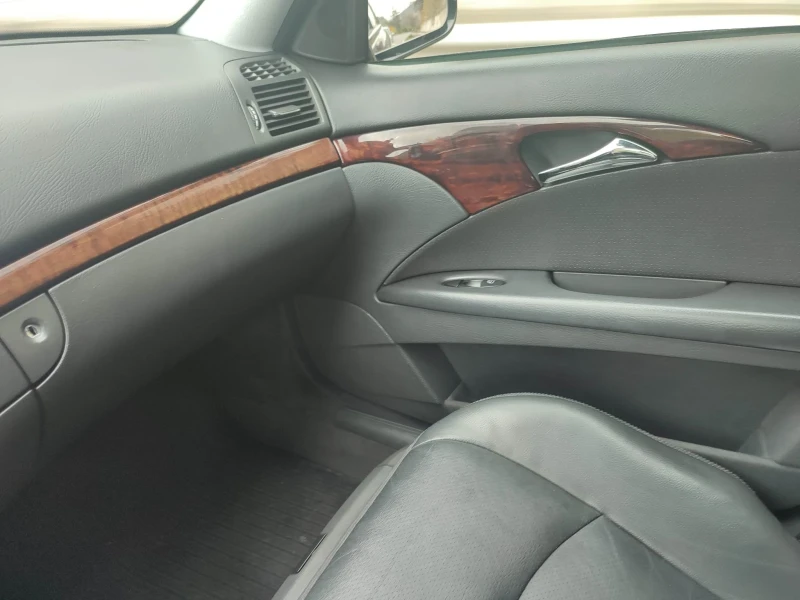 Mercedes-Benz E 200 2.2 122к.с., снимка 6 - Автомобили и джипове - 53203087