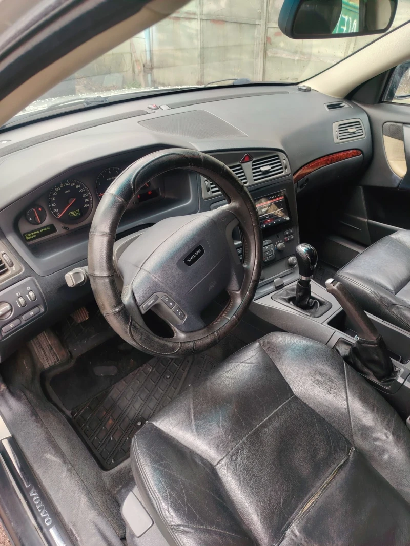 Volvo V70, снимка 8 - Автомобили и джипове - 53438401