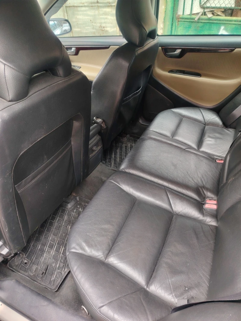 Volvo V70, снимка 15 - Автомобили и джипове - 53438401