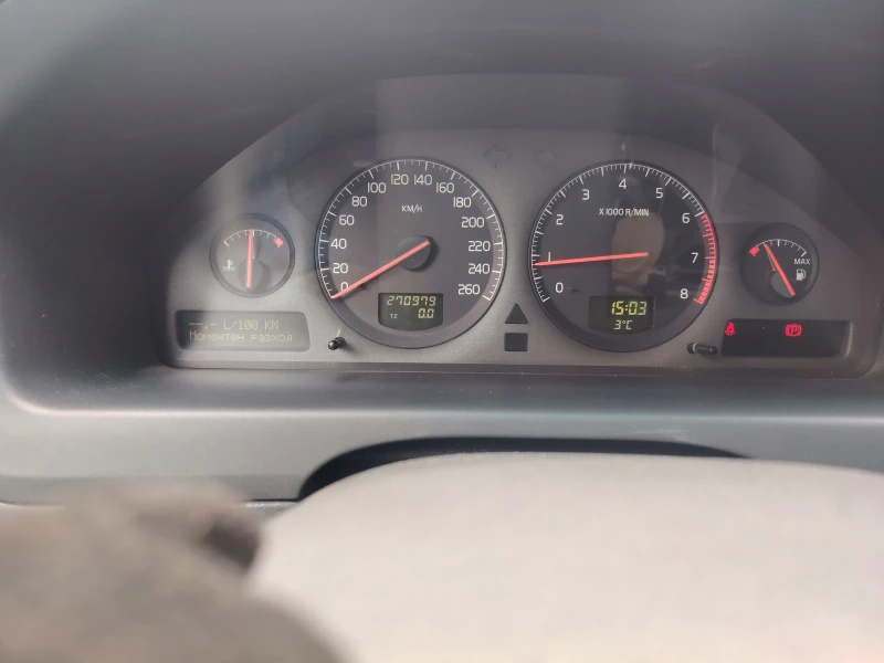 Volvo V70, снимка 10 - Автомобили и джипове - 53438401