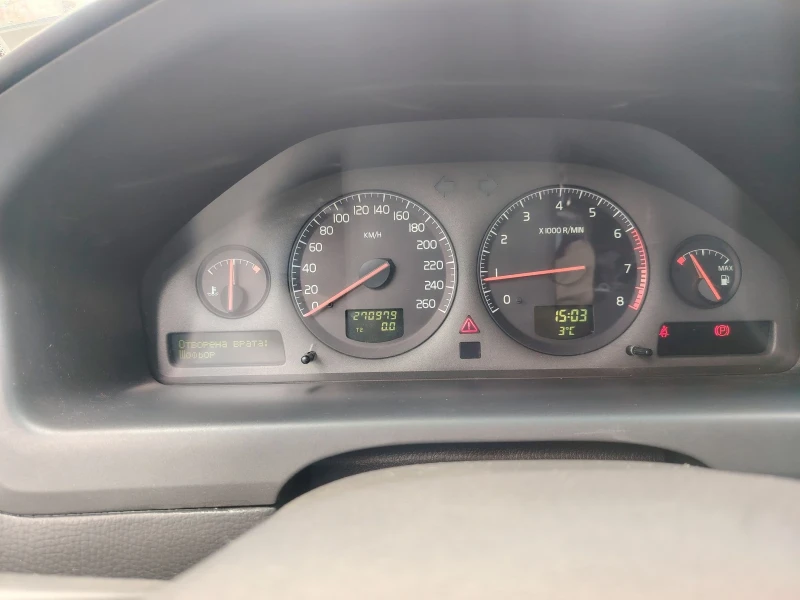Volvo V70, снимка 9 - Автомобили и джипове - 53438401