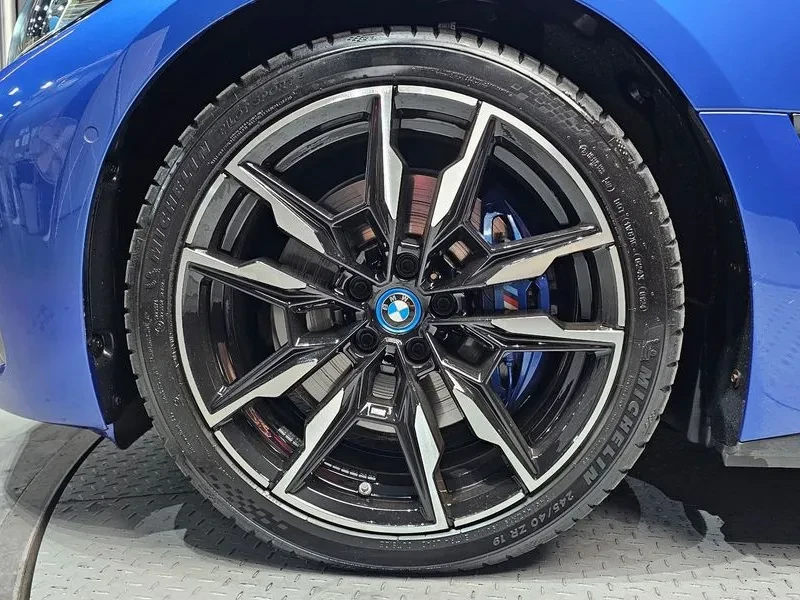 BMW i4 M50, снимка 5 - Автомобили и джипове - 55044490