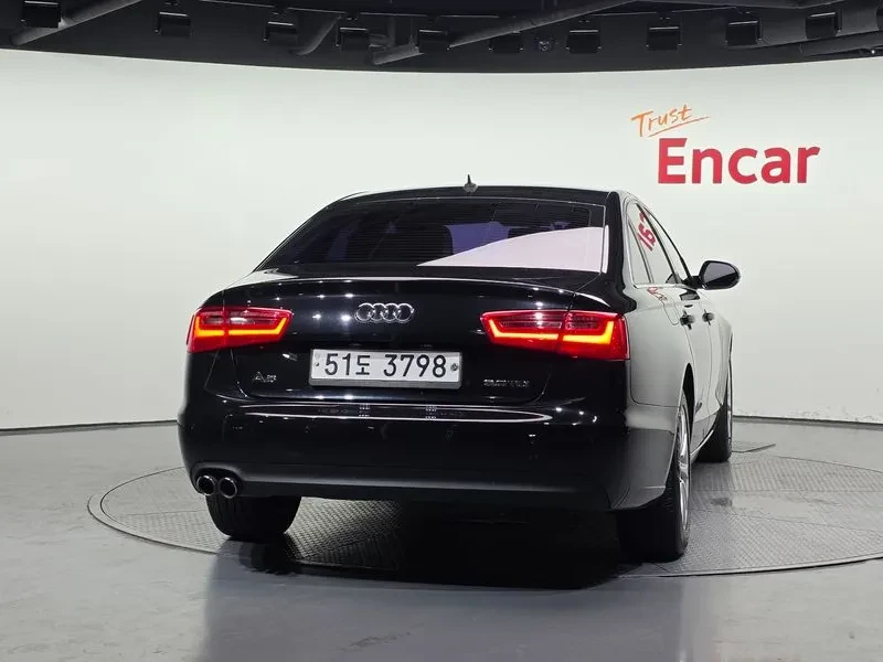 Audi A6 2.0 TDI, снимка 4 - Автомобили и джипове - 55048121