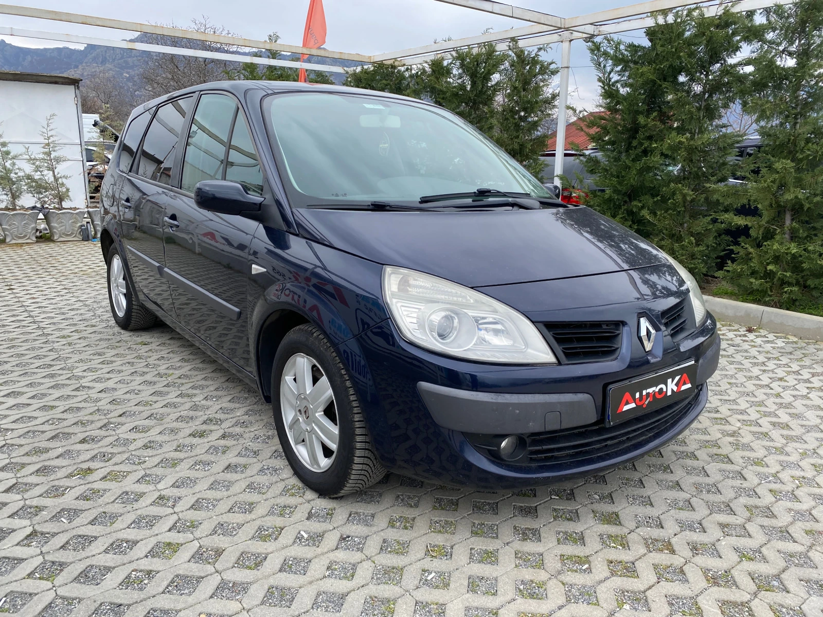 Renault Scenic 1.6i-112кс= 6СКОРОСТИ= 7МЕСТА= АВТОПИЛОТ= КСЕНОН - изображение 2