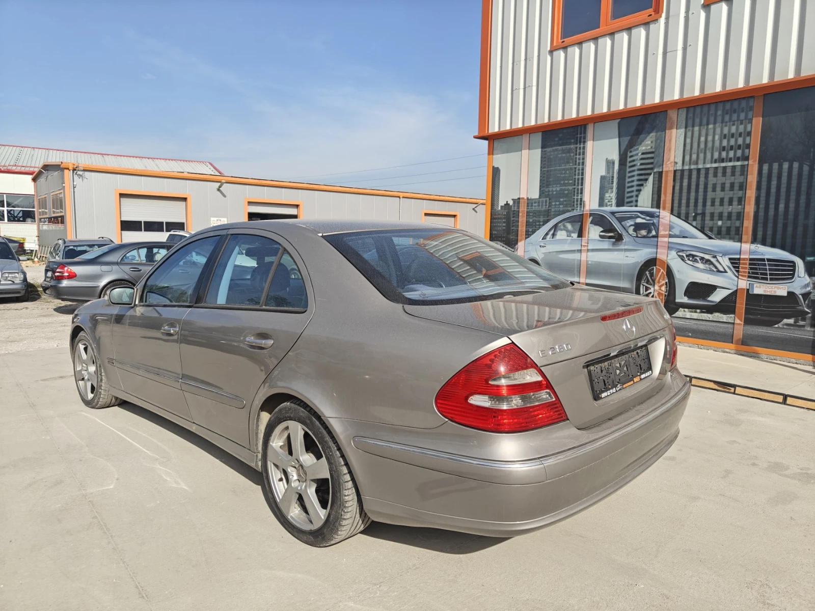 Mercedes-Benz E 320 280 CDI РЕДОВИ МОТОР!, снимка 4 - Автомобили и джипове - 50499063